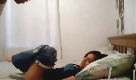 دو سکس زنان چاق خارجی اسپانیایی جوجه مبارزه برای یک قطعه از گوشت